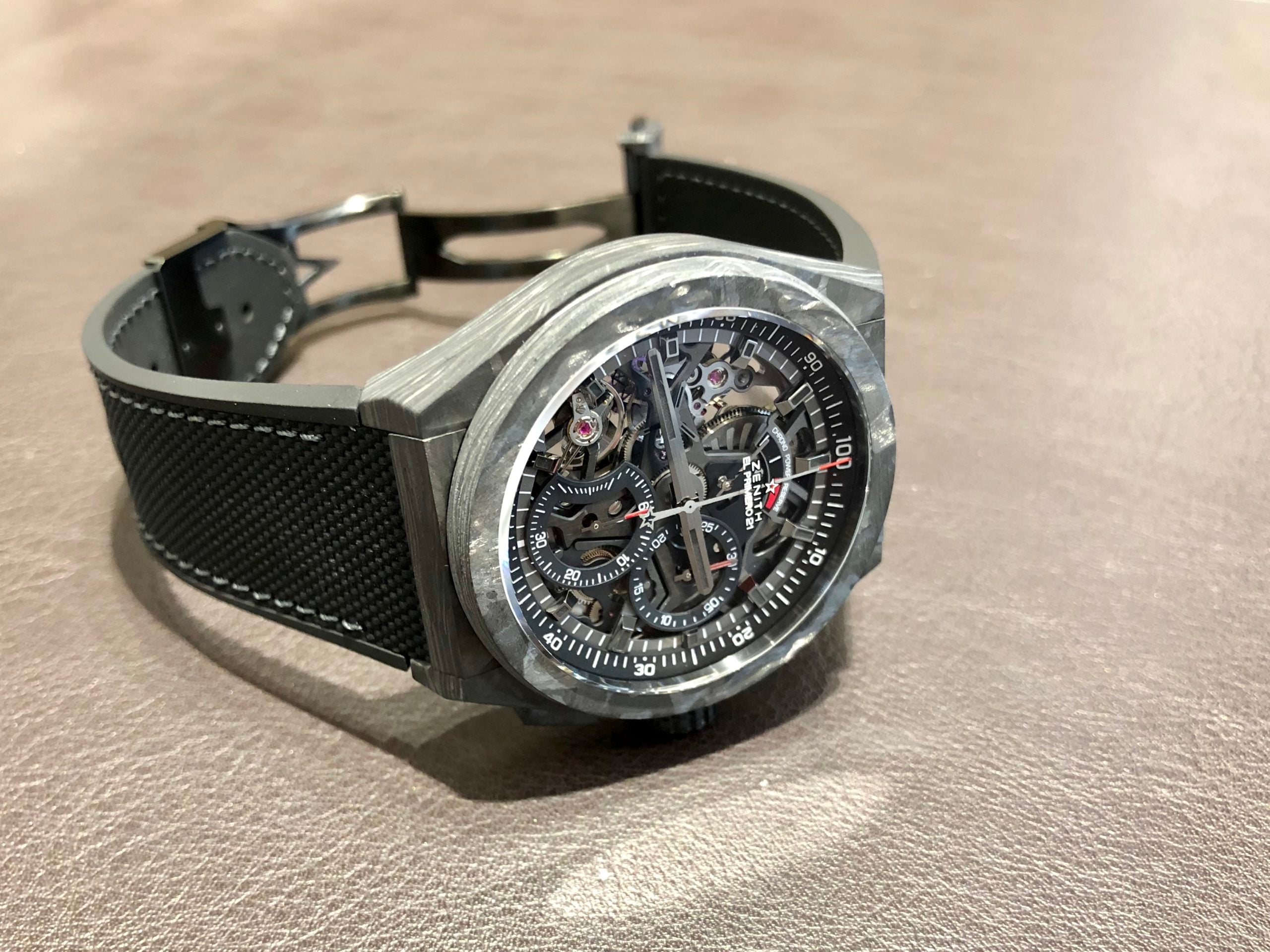 入荷】デファイ エルプリメロ21 カーボン Ref.10.9000.9004/96.R921