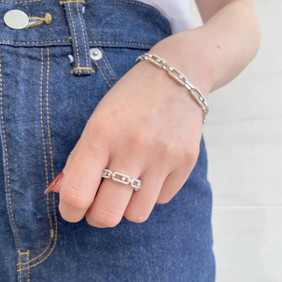 Move Uno pave eternity ring