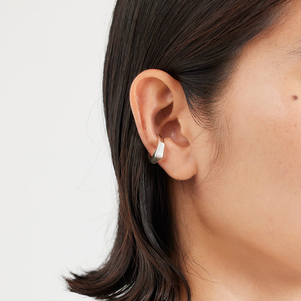 EQUINOX - ピラミッド イヤーカフ