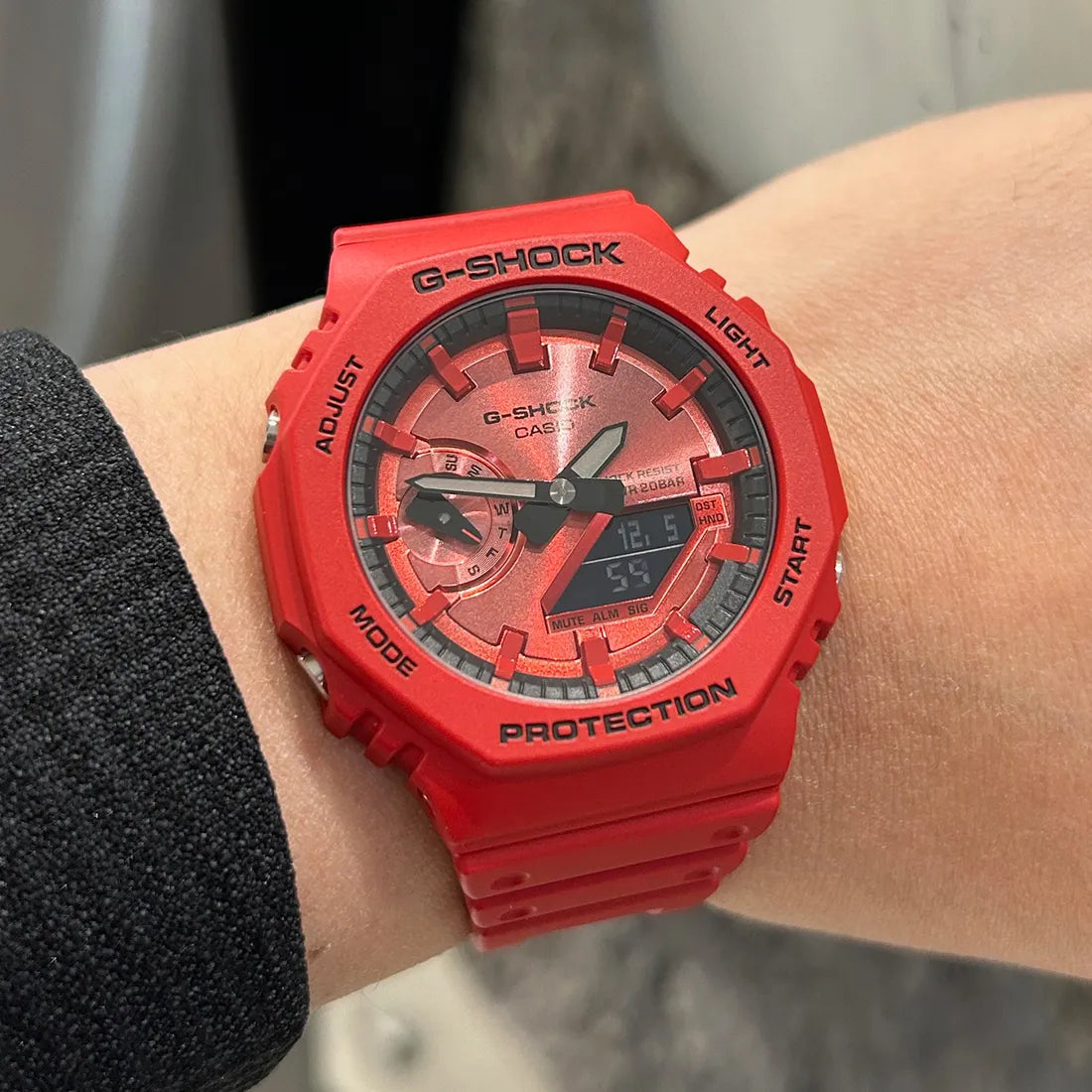 ICONIC RED GA-2100RRB-4AJF