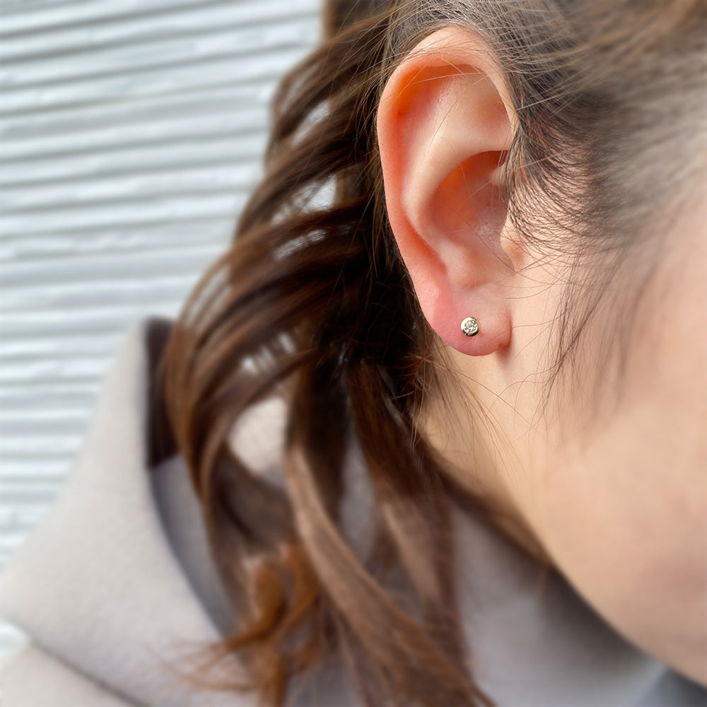 シック フレーム ピアス