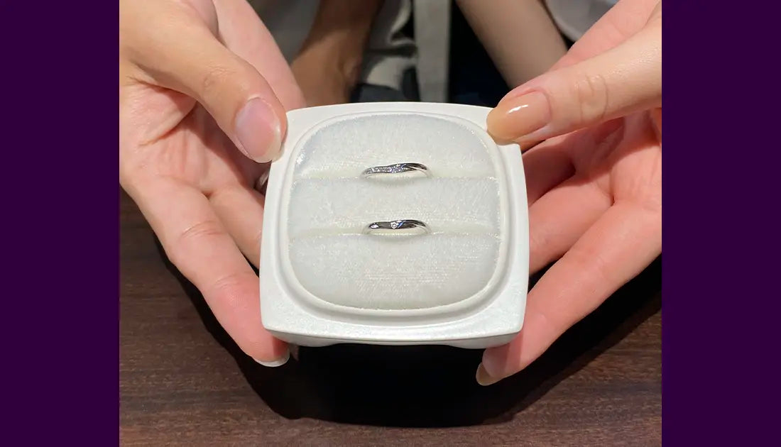 デザインに和の要素が感じられて、柔らかみや、温かさが魅力的な「NIWAKA / ニワカ」を選びました