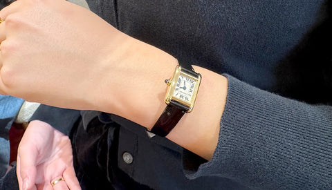 華奢かつ女性らしいデザインで、さりげない上品さに魅力を感じた