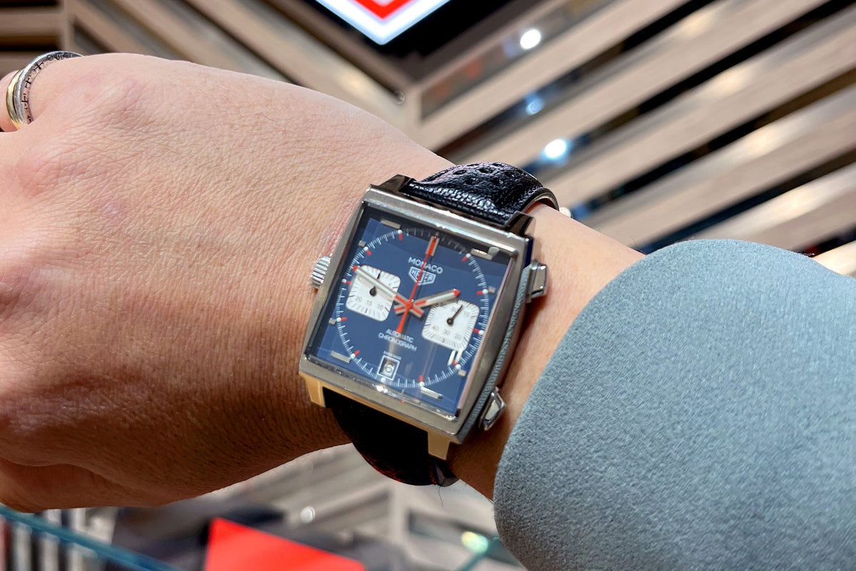【タグ・ホイヤー】永遠の名作「タグ・ホイヤー モナコ キャリバー11」は、なぜこんなにカッコいいのか？