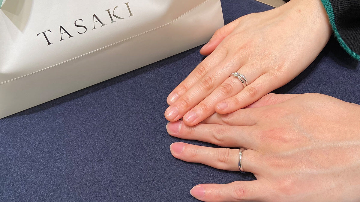 プラチナとダイヤモンドの綺麗さが決め手で 『TASAKI / タサキ』 を選びました