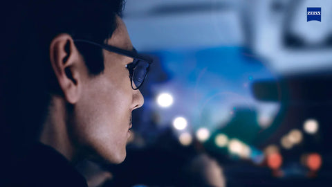 雨の日・夜の運的に最適なZEISSのメガネレンズ