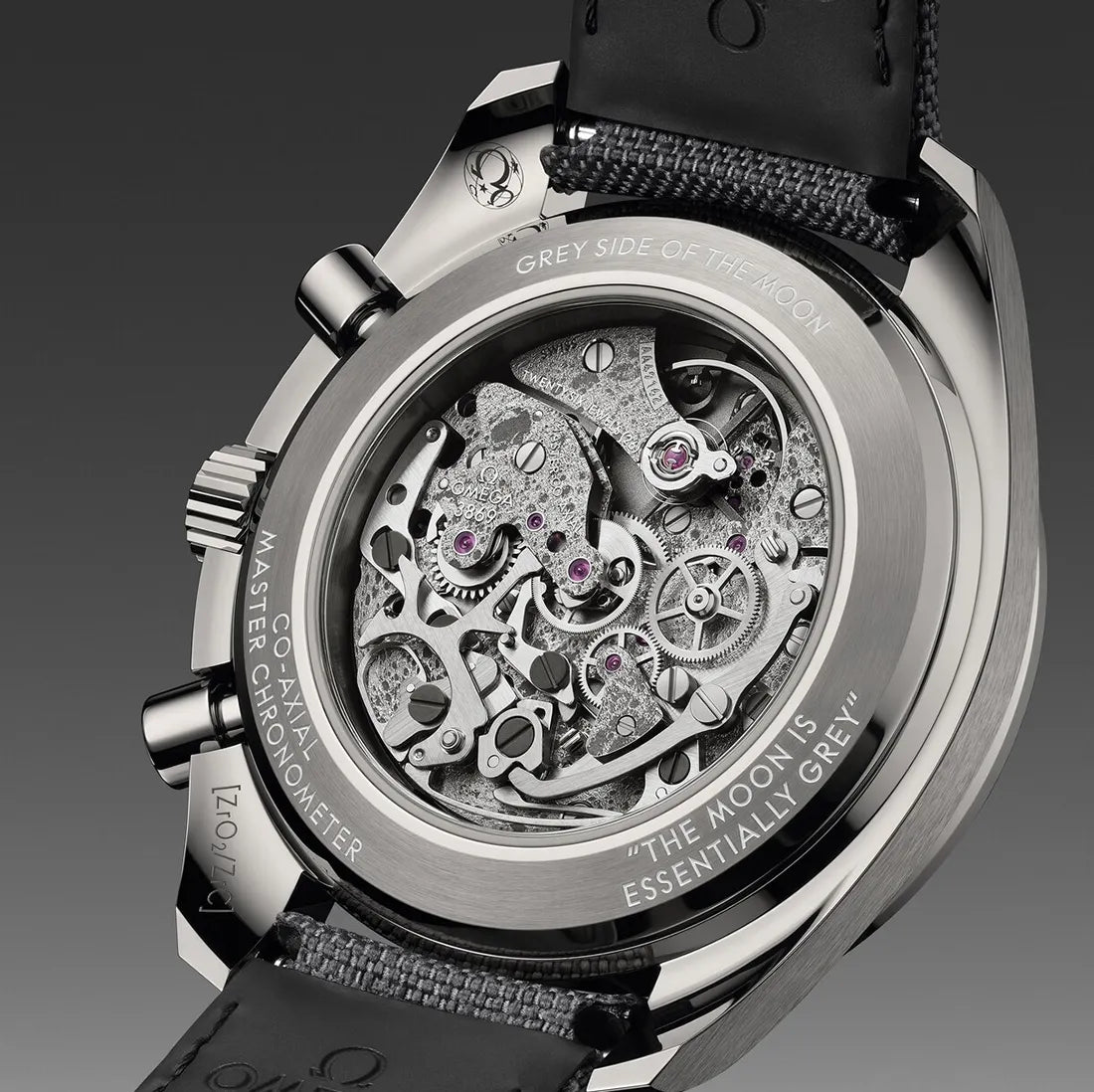 スピードマスター ダーク サイド オブ ザ ムーン 44.25MM