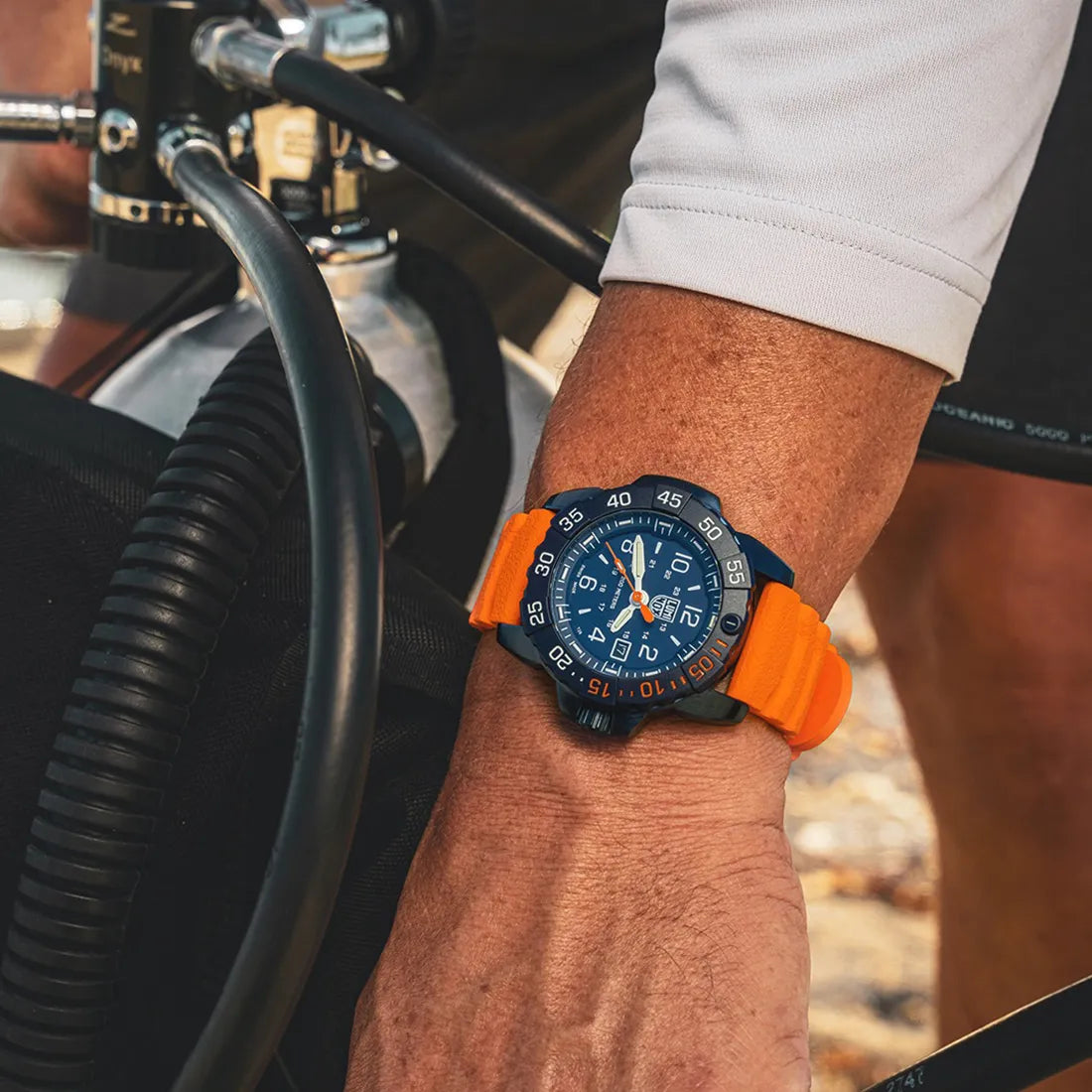 NAVY SEAL FOUNDATION 3250 SERIES 3253.CB.NSF.SET｜ルミノックス