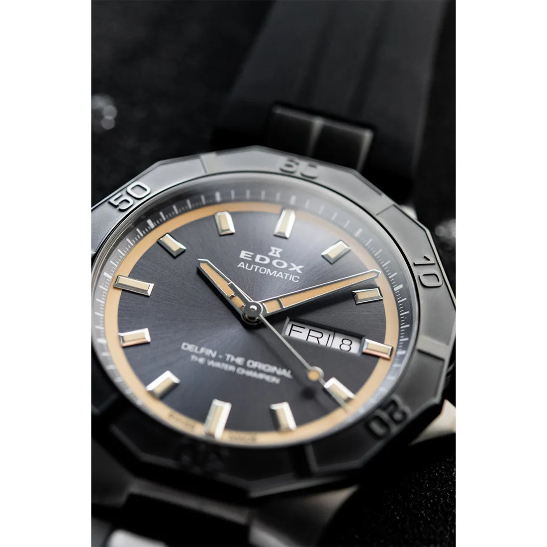 <tc>Delfin Mecano Automatic</tc>