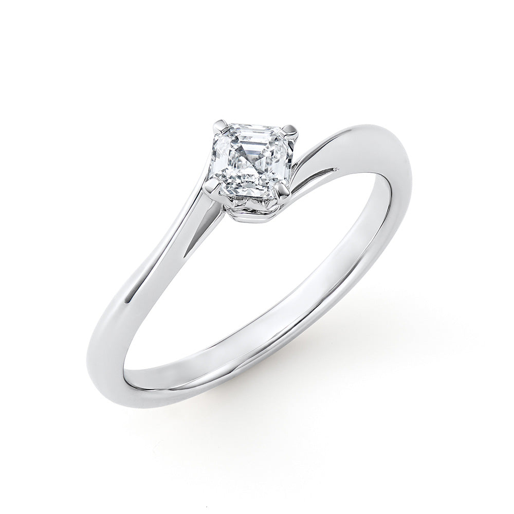 ロイヤル・アッシャー・カット プラチナ ダイヤモンドリング　AC046