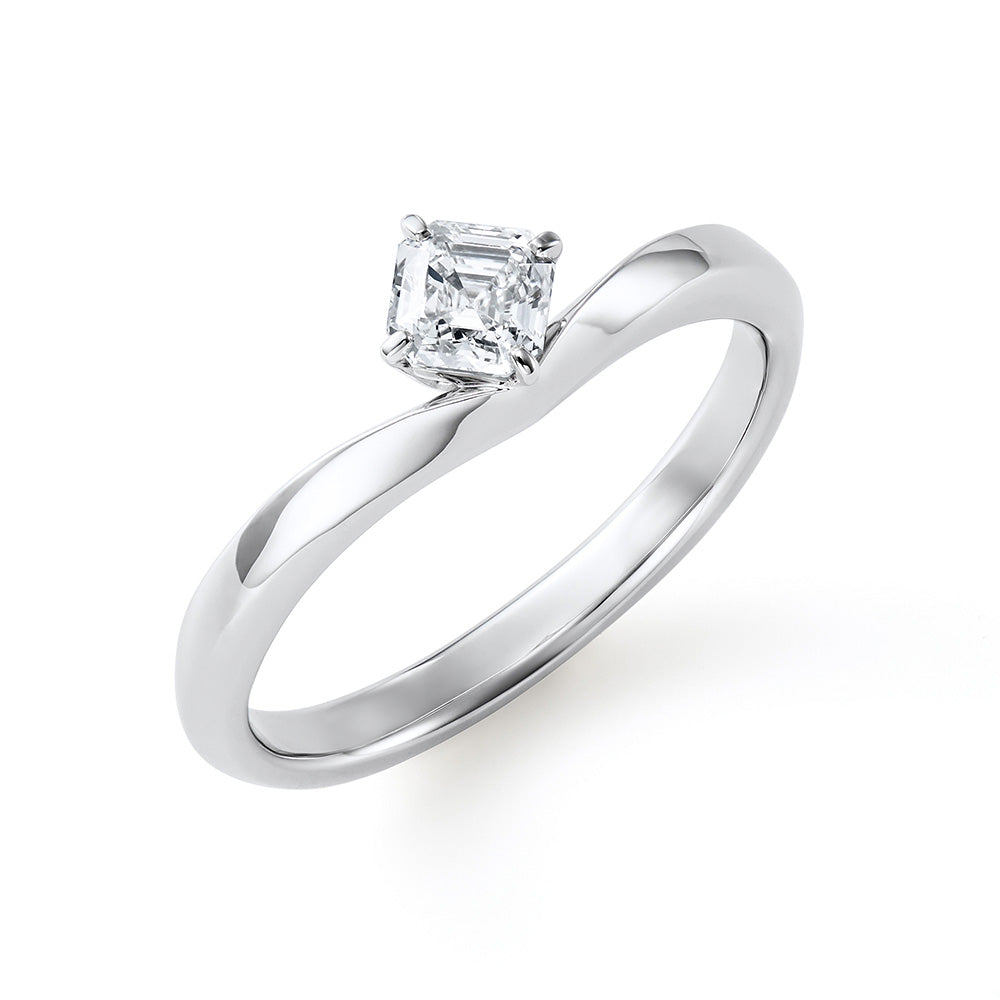 ロイヤル・アッシャー・カット プラチナ ダイヤモンドリング　AC047