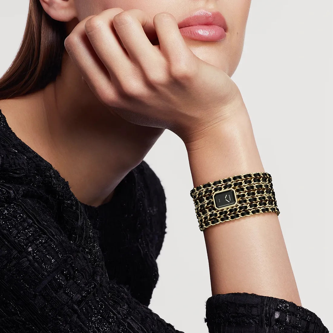 最終お値下げ　シャネル豪華縁取りトップスCCマーク付き chanel-abd182n.jpg