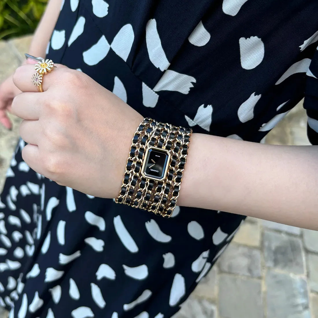 CHANEL カフ　 アームカバー　 ホワイト ブラック H9861 プルミエール カフ｜シャネル – アイアイイスズ