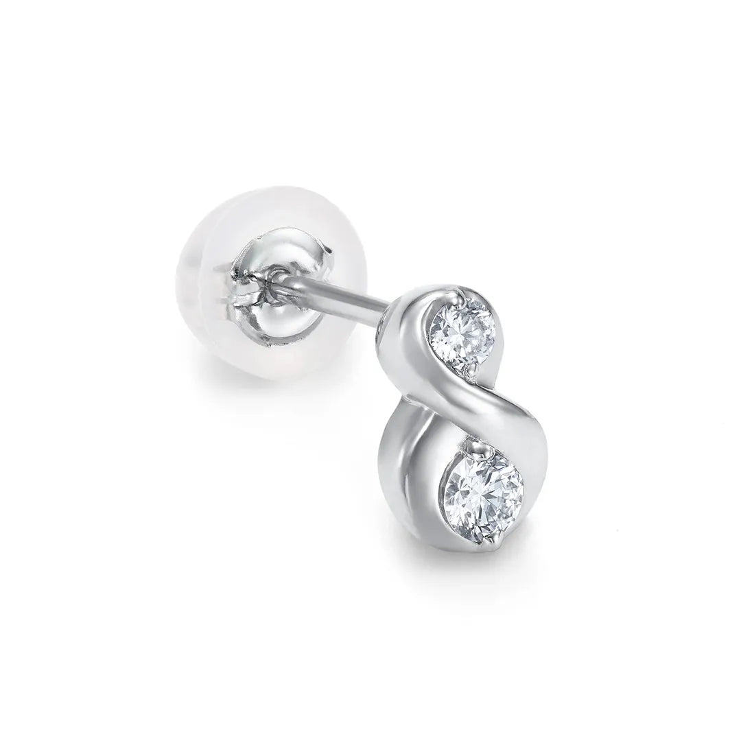 プラチナ ダイヤモンドピアス