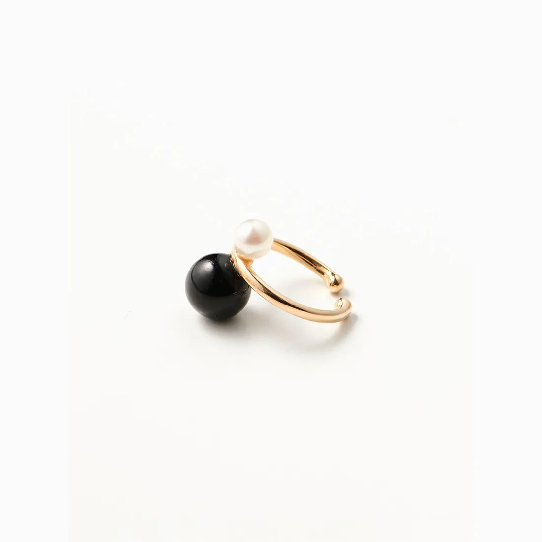 ONYX DOUBLE PEARL EAR CUFF (PE18KPF)