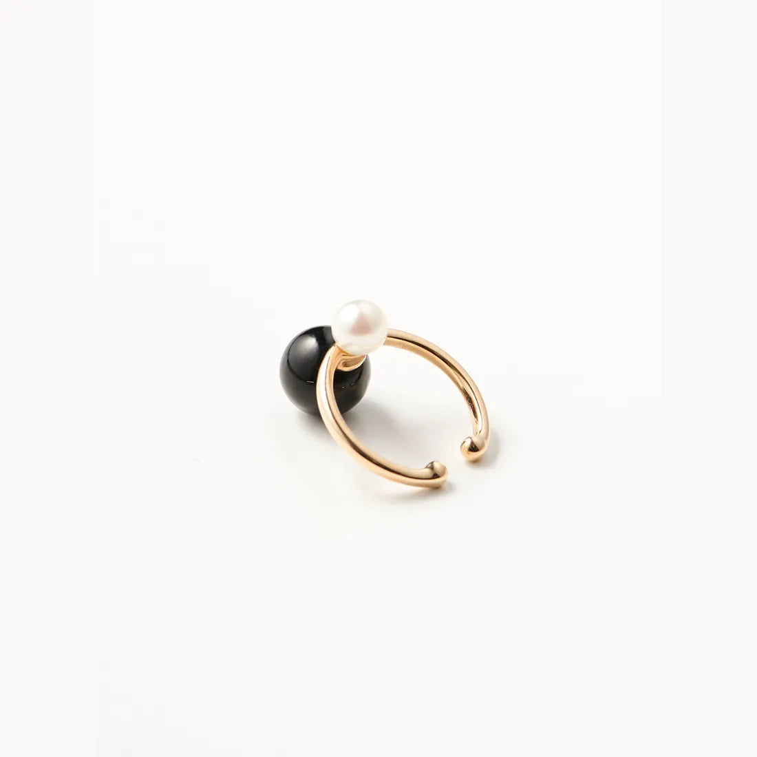 ONYX DOUBLE PEARL EAR CUFF (PE18KPF)