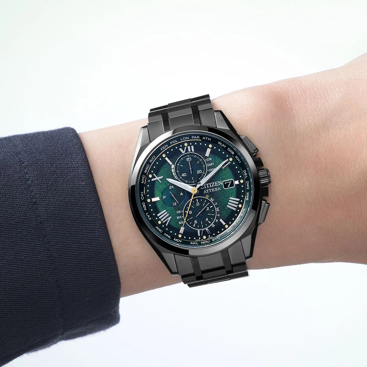LIGHT in BLACK 2022 GREEN EDITION / 世界限定1,500本 ※ノベルティプレゼント