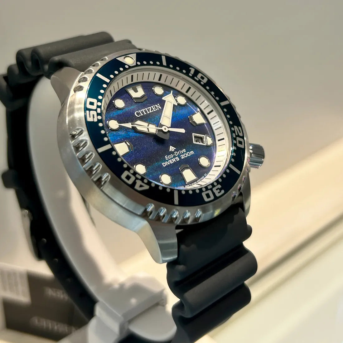 BN0167-09W MARINEシリーズ エコ・ドライブ ダイバー200mペア 構造色