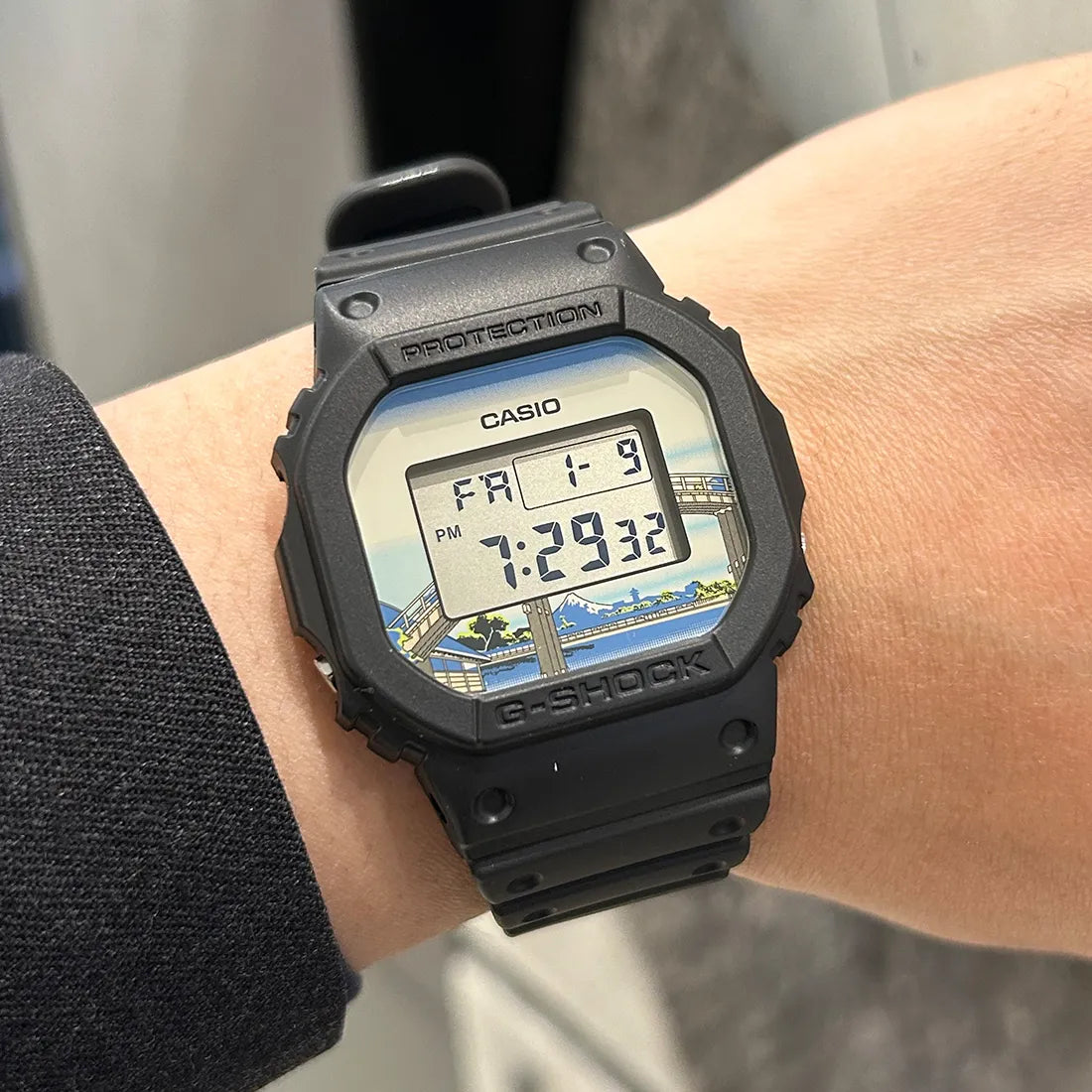 DW-5600KHFM25-1JR 5600シリーズ 葛飾北斎「深川万年橋下」｜ジー