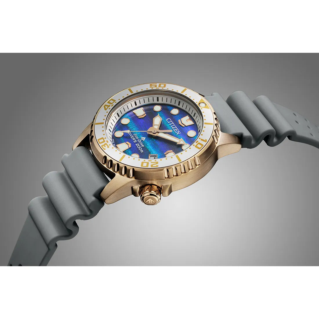 MARINEシリーズ エコ・ドライブ ダイバー200mペア 構造色限定モデル 世界限定3,400本 ※ノベルティプレゼント