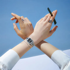 hikari collection Square 2way Model 光発電エコ・ドライブ電波時計 Titania Happy Flight ※ノベルティプレゼント