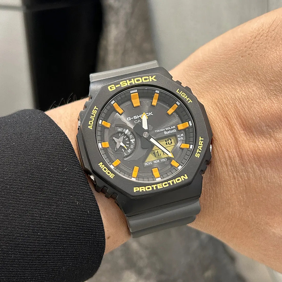 G-SHOCK×Red Bull  2012年大会関係者/非売品 G-SHOCK】イグアナやペンギンが文字盤に！チャールズ・ダーウィン財団