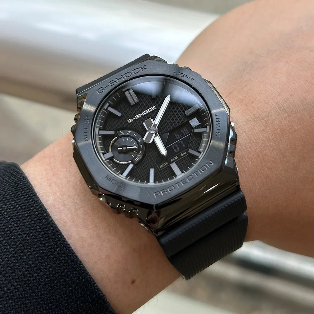 LUXE BLACK