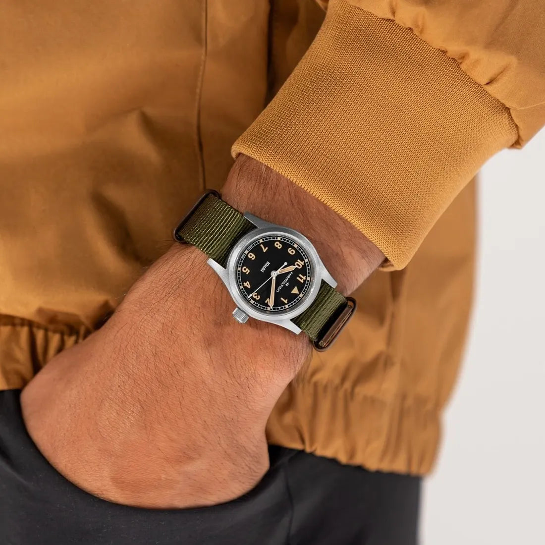 H69301930 カーキフィールド クォーツ 33mm｜ハミルトン – アイアイイスズ