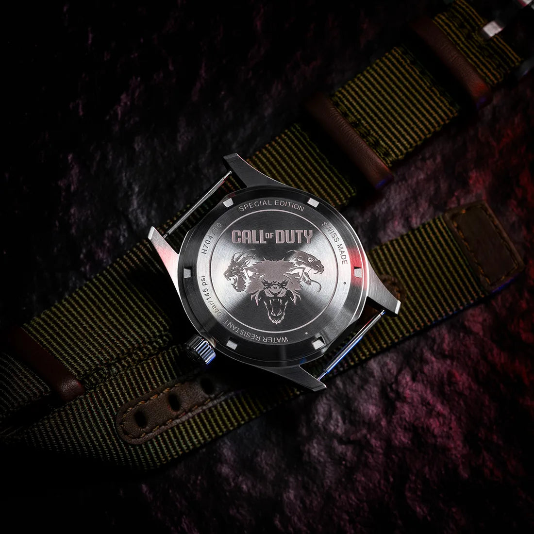 カーキ フィールド オート 38mm コール オブ デューティ 限定モデル