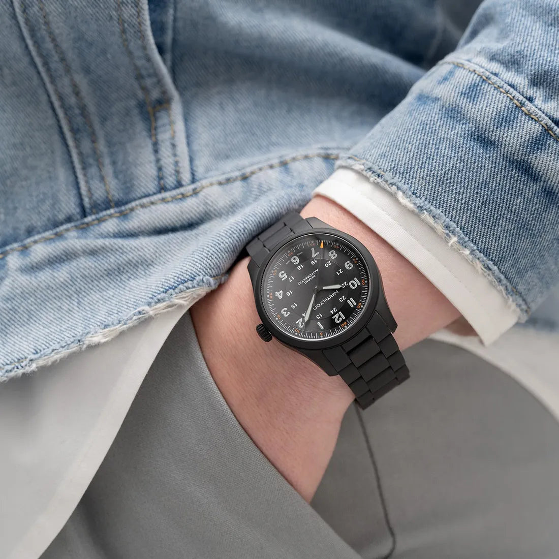 カーキ フィールド チタニウム オート 42mm