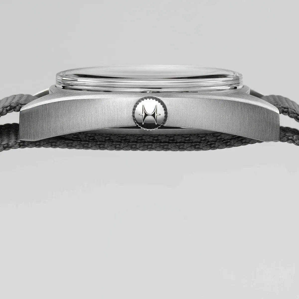 カーキ アビエーション パイロット パイオニア メカ 36mm