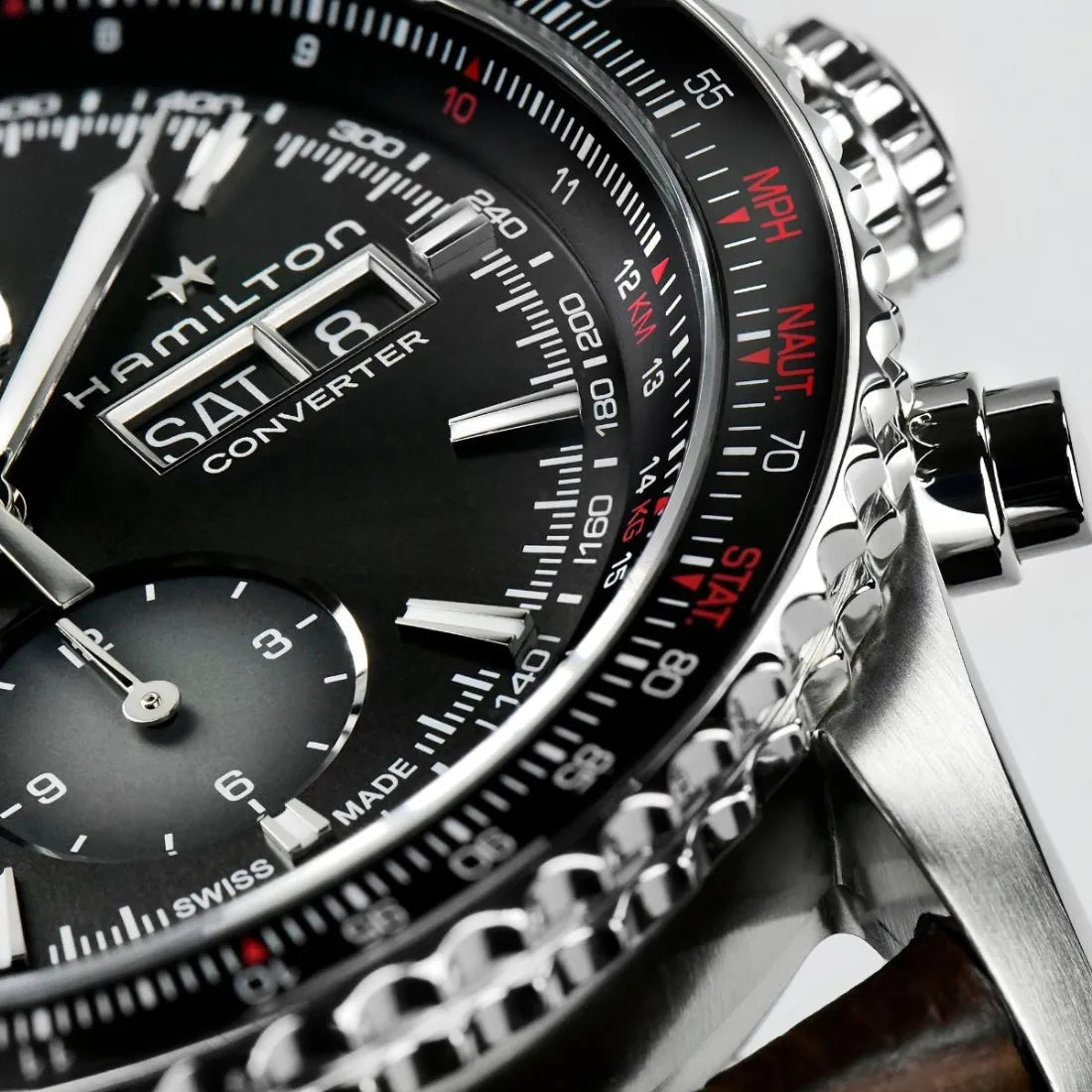 カーキ アビエーション コンバーター オート クロノグラフ 44mm