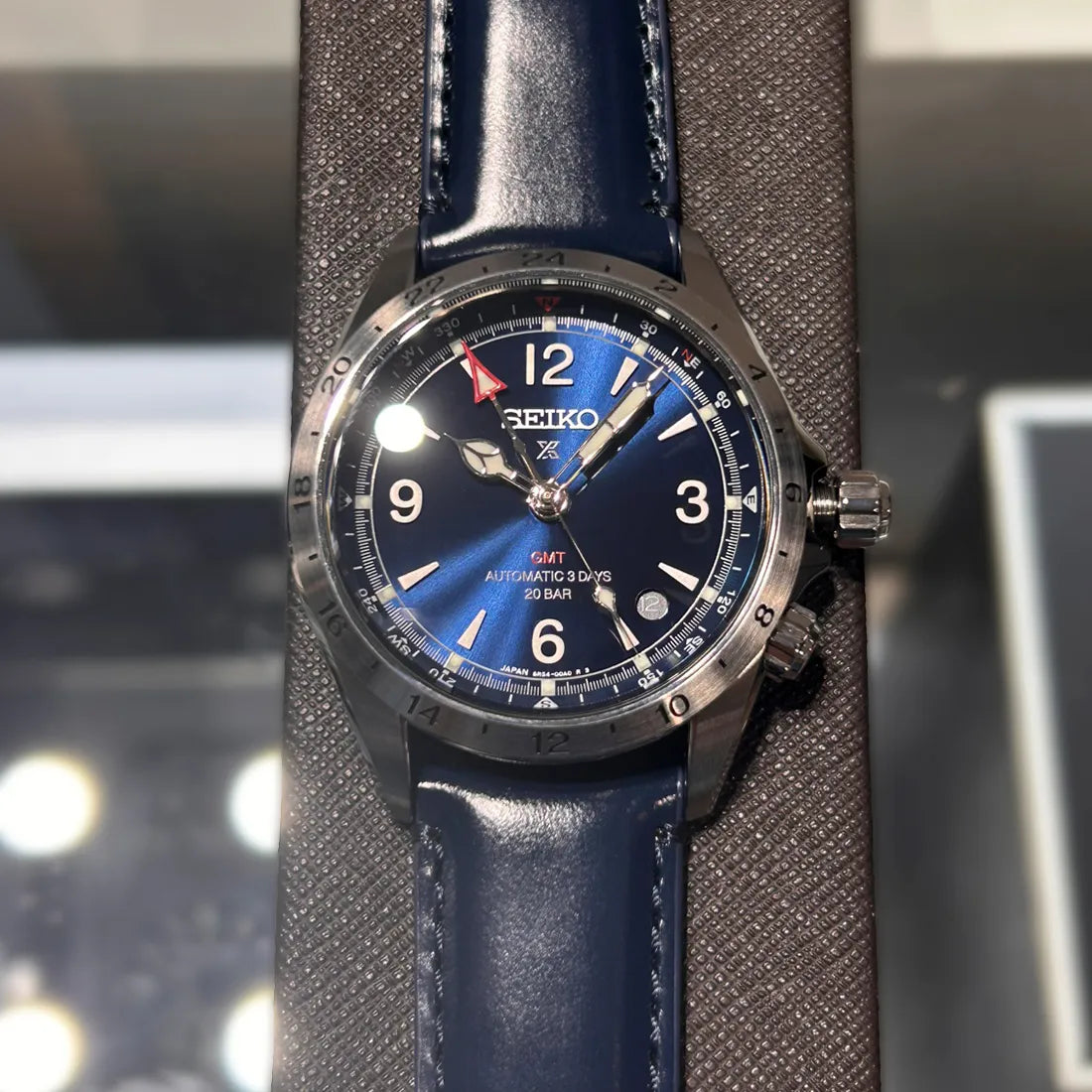アルピニスト メカニカル GMT