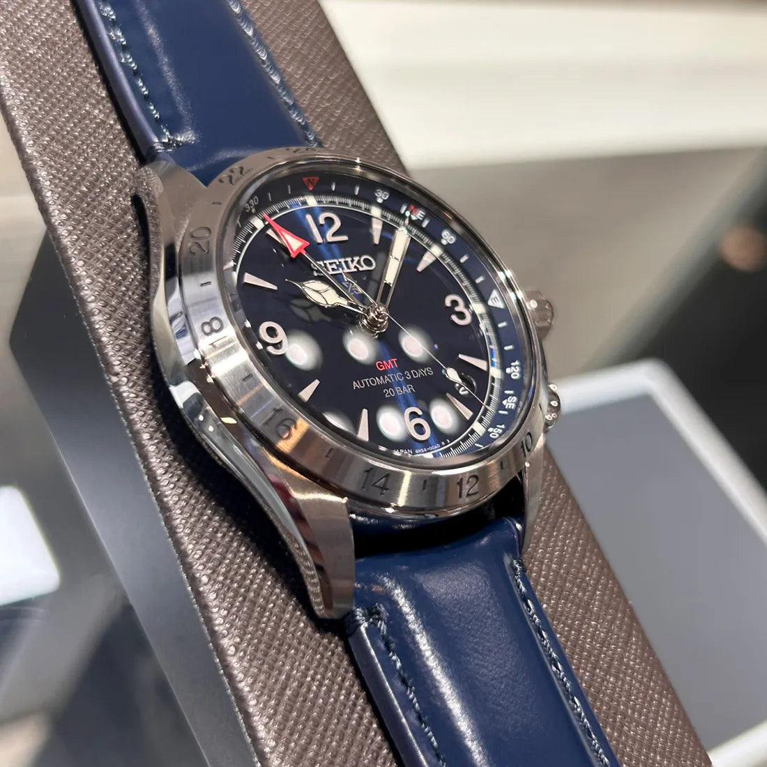 アルピニスト メカニカル GMT