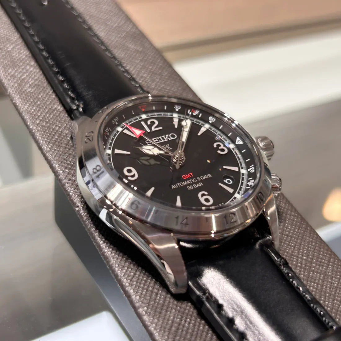 アルピニスト メカニカル GMT