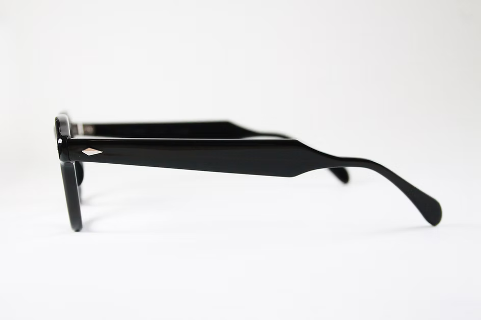 Locked Hands［C-1 Record Black］