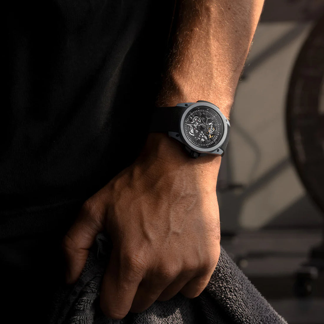 インディペンデンス ワイルドワン スケルトン 42MM グレー