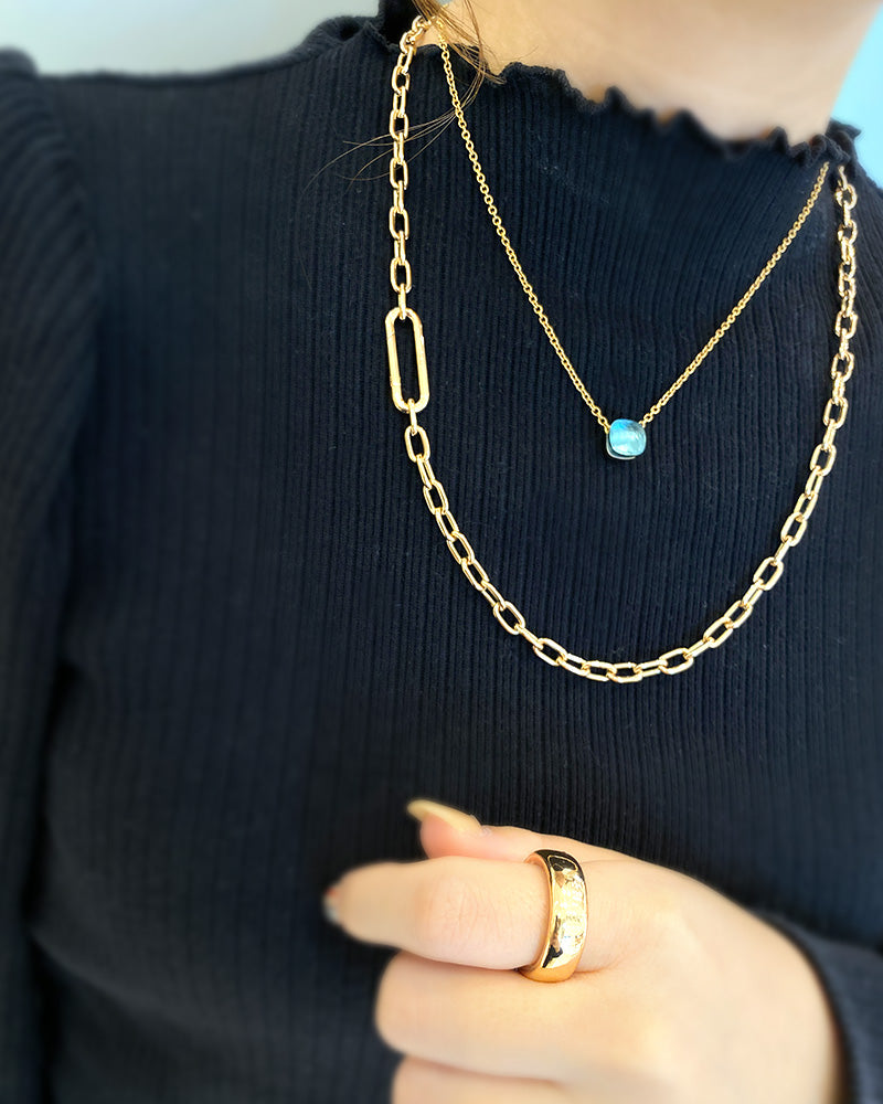 pendant nude petite