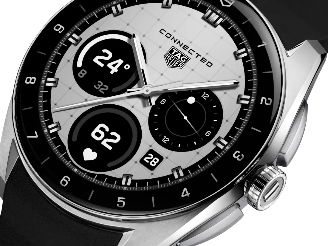 TAGHeuer コネクテッド メタル ブレスレットと充電ドック TAG Heuer