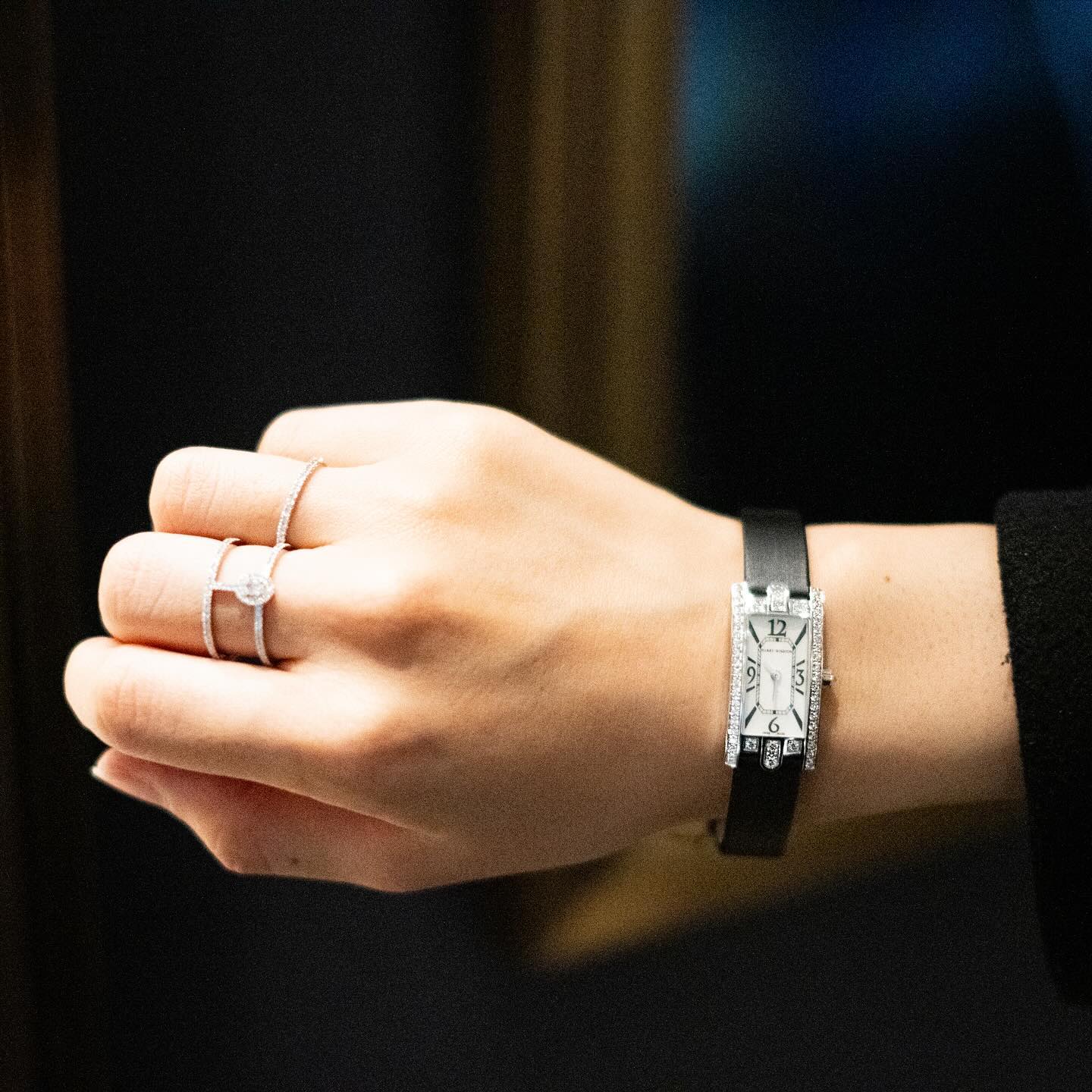 ハリーウィンストン アヴェニューC ミニ AVCQHM16WW024 着用画像