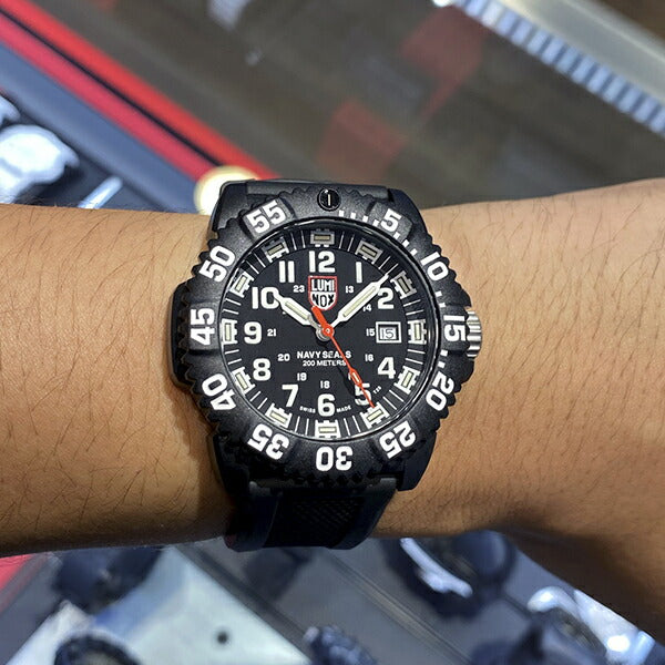 ルミノックス LUMINOX Ref.3051 RED HAND-