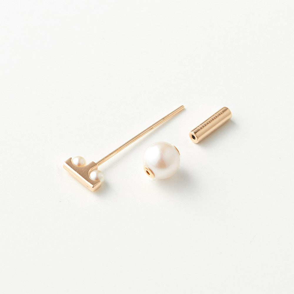 Mini Spear ベルーガ パール ピアス